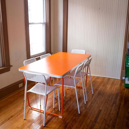 My Cousins Place Burlington Bagian luar foto